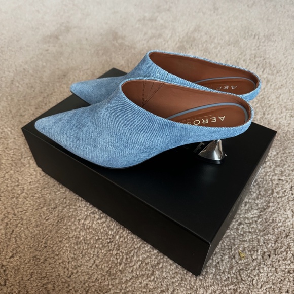 Aerosoles Jama in Blue Denim Suede- Size 8.5 - Picture 3 of 5